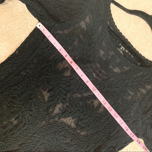 Express crochet embroidered mesh tunic top - Picture 4 of 9